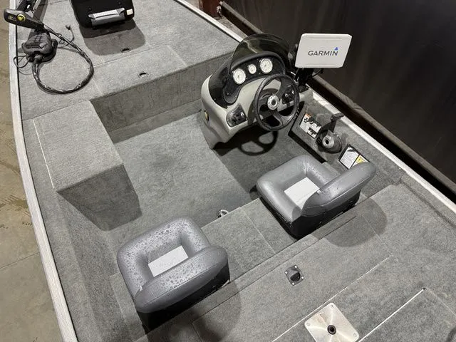 Slide: The Image of Tracker Pro 170 W/ Mercury 40 2016 - 10