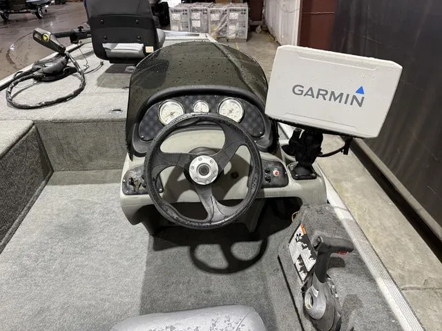 Slide: The Image of Tracker Pro 170 W/ Mercury 40 2016 - 11