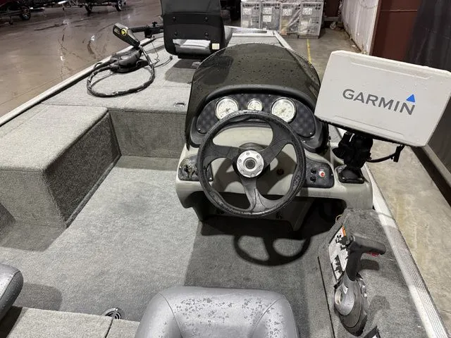 Slide: The Image of Tracker Pro 170 W/ Mercury 40 2016 - 12