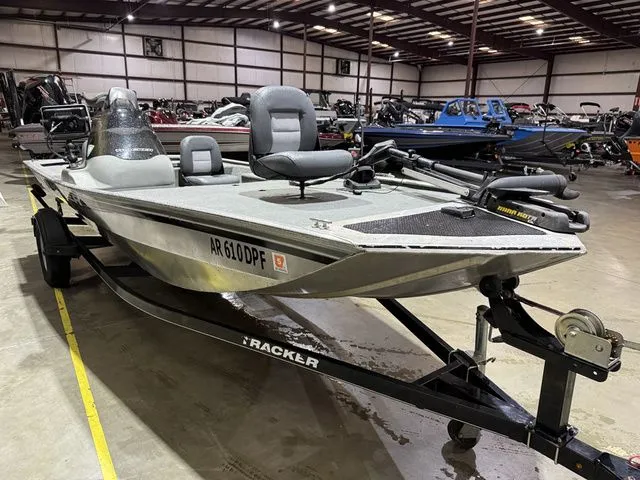 Slide: The Image of Tracker Pro 170 W/ Mercury 40 2016 - 3