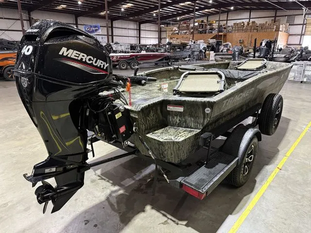Slide: The Image of Tracker Grizzly® 1650 T Prairie Wings Edition W/Mercury 40 2025 - 4
