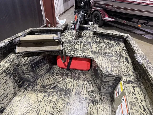 Slide: The Image of Tracker Grizzly® 1650 T Prairie Wings Edition W/Mercury 40 2025 - 9