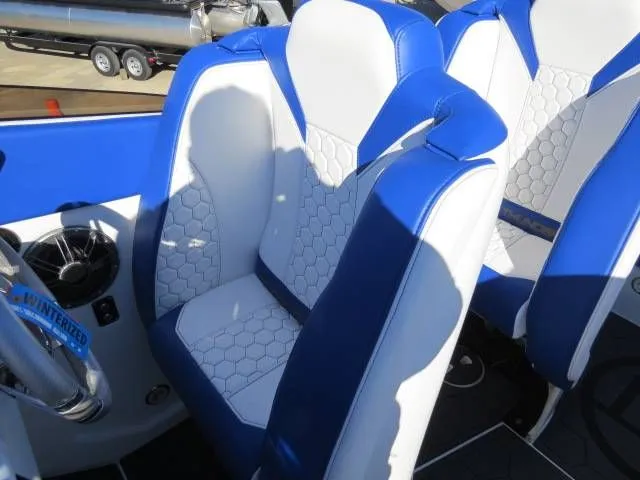 Slide: The Image of Black Thunder 43 EC Raised Deck 2022 - 20