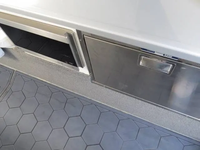 Slide: The Image of Black Thunder 43 EC Raised Deck 2022 - 35