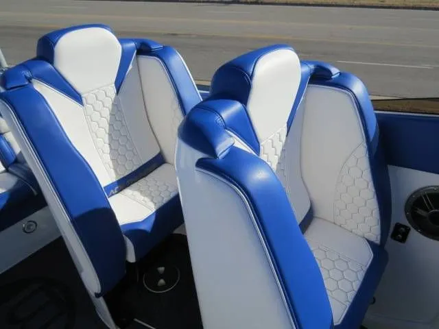 Slide: The Image of Black Thunder 43 EC Raised Deck 2022 - 9