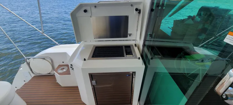 Slide: The Image of Cruisers Yachts 48 Cantius 2011 - 15