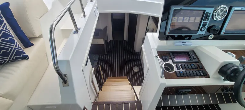 Slide: The Image of Cruisers Yachts 48 Cantius 2011 - 25