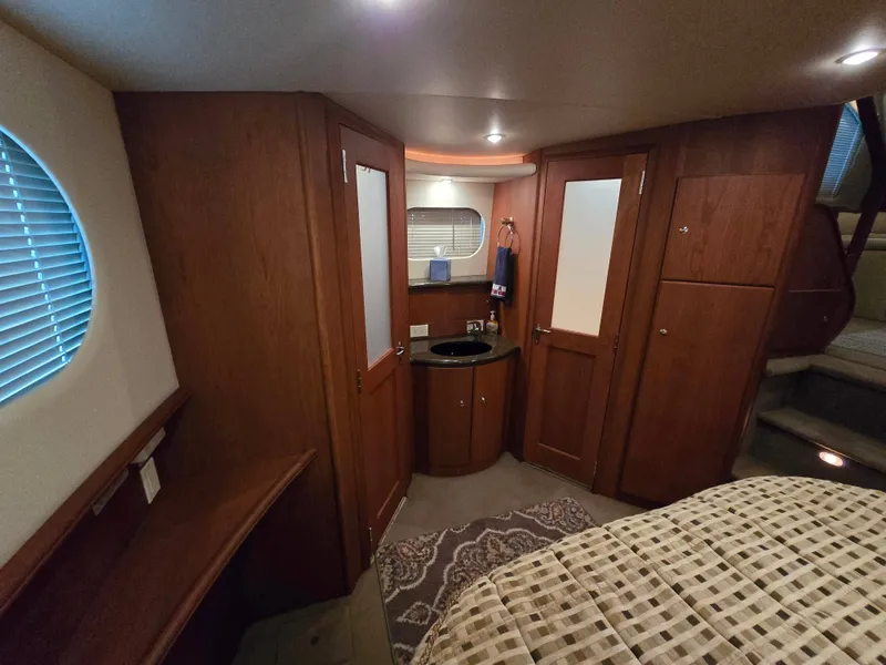 Slide: The Image of Silverton 43 Motor Yacht 2005 - 22