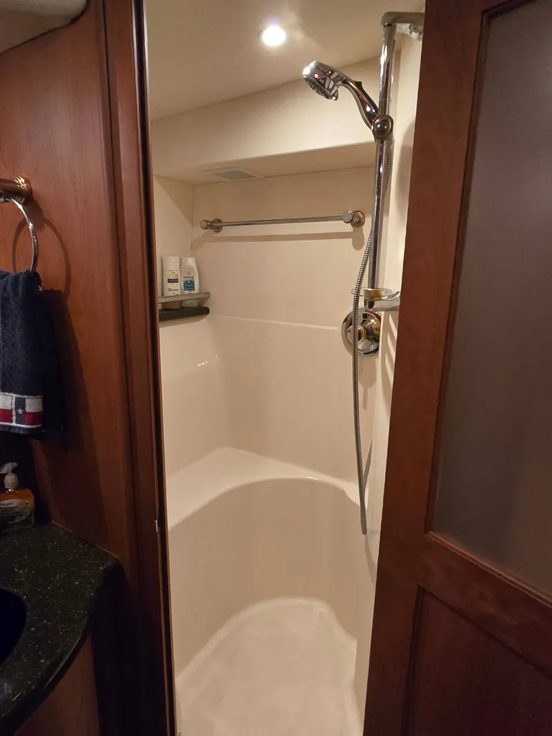 Slide: The Image of Silverton 43 Motor Yacht 2005 - 26