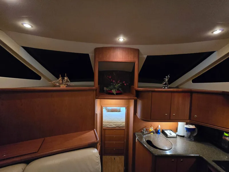 Slide: The Image of Silverton 43 Motor Yacht 2005 - 28