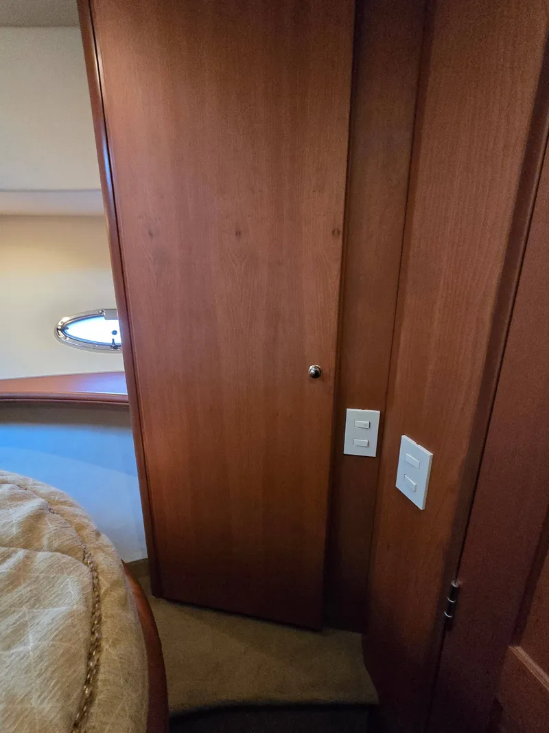 Slide: The Image of Silverton 43 Motor Yacht 2005 - 30