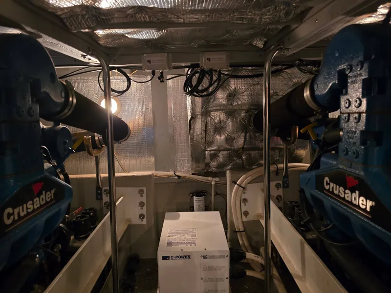 Slide: The Image of Silverton 43 Motor Yacht 2005 - 31