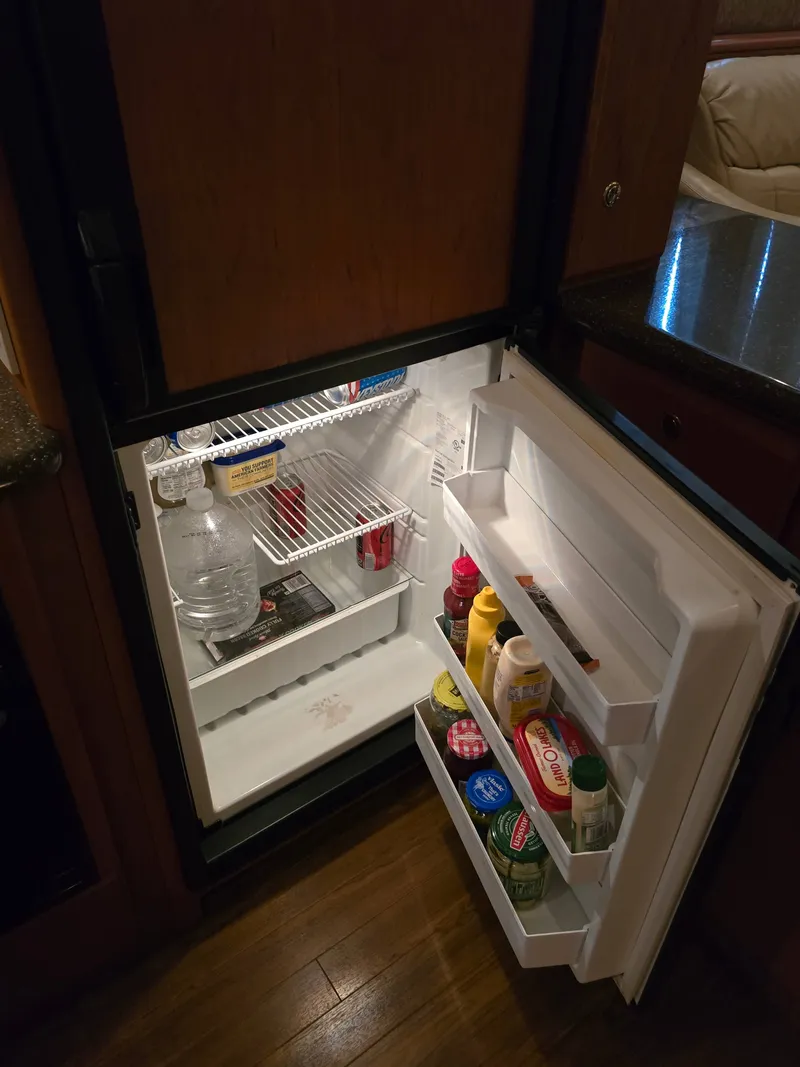 Slide: The Image of Silverton 43 Motor Yacht 2005 - 32