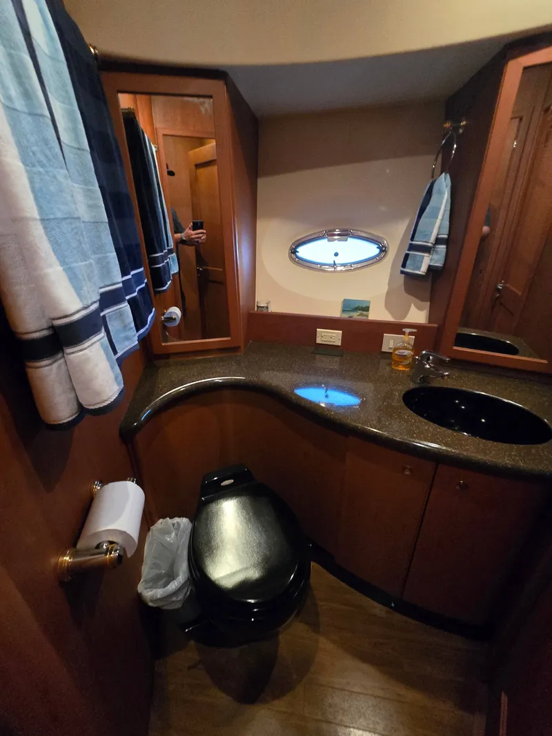 Slide: The Image of Silverton 43 Motor Yacht 2005 - 34