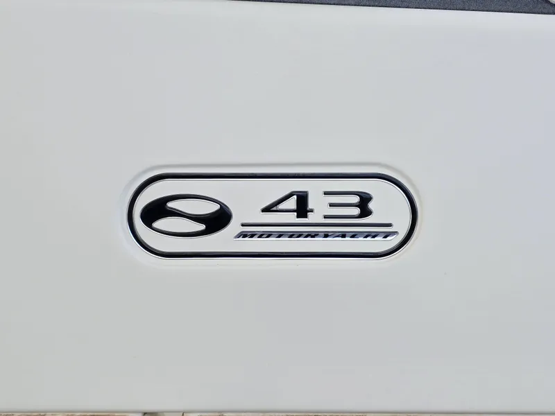 Slide: The Image of Silverton 43 Motor Yacht 2005 - 9