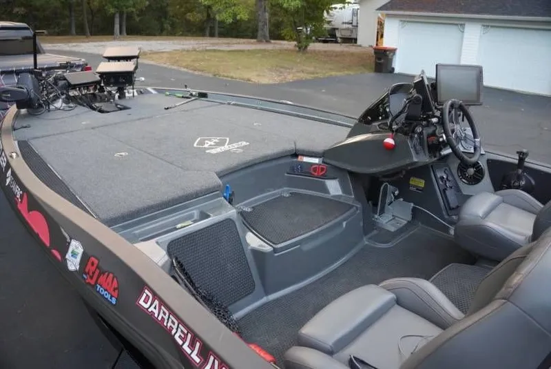 Slide: The Image of Ikon VLX 21 2025 - 7