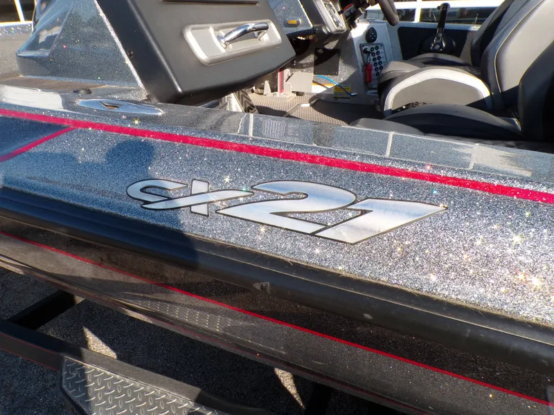 Slide: The Image of Caymas Caymas CX 21 Pro 2022 - 9