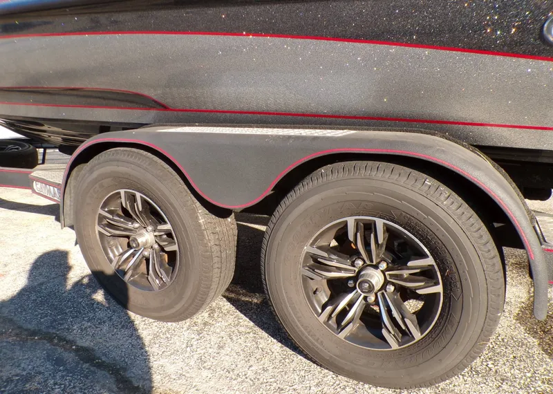 Slide: The Image of Caymas CX 21 PRO 2022 - 30