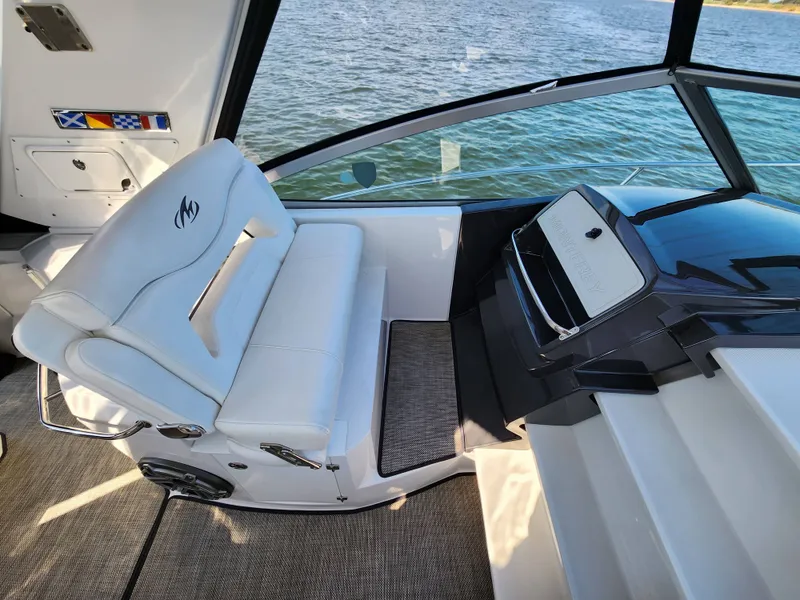 Slide: The Image of Monterey 335 Sport Yacht 2019 - 19