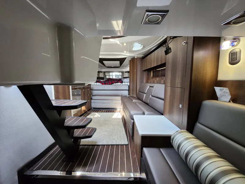 Slide: The Image of Monterey 335 Sport Yacht 2019 - 30