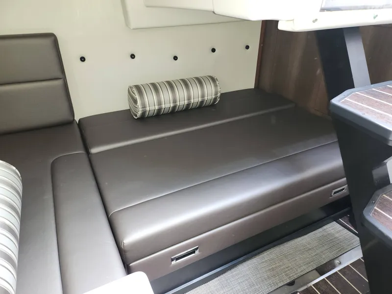 Slide: The Image of Monterey 335 Sport Yacht 2019 - 31