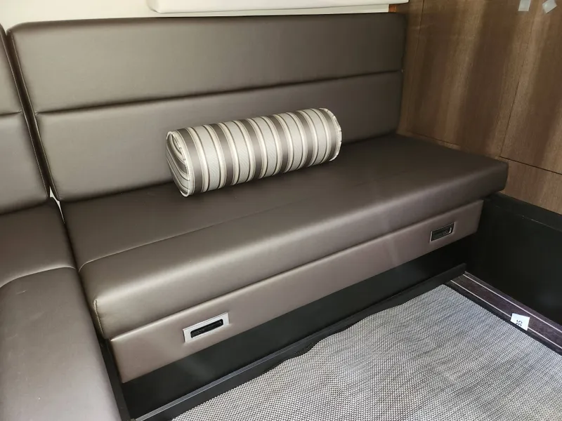 Slide: The Image of Monterey 335 Sport Yacht 2019 - 37