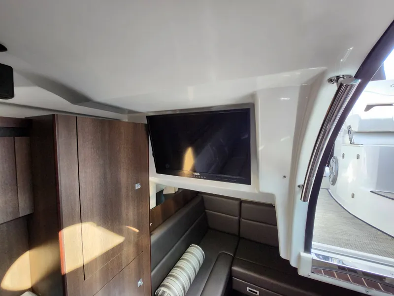 Slide: The Image of Monterey 335 Sport Yacht 2019 - 38