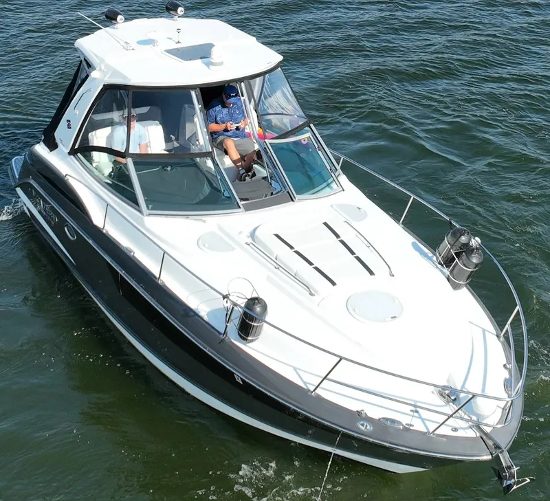 Slide: The Image of Monterey 335 Sport Yacht 2019 - 4