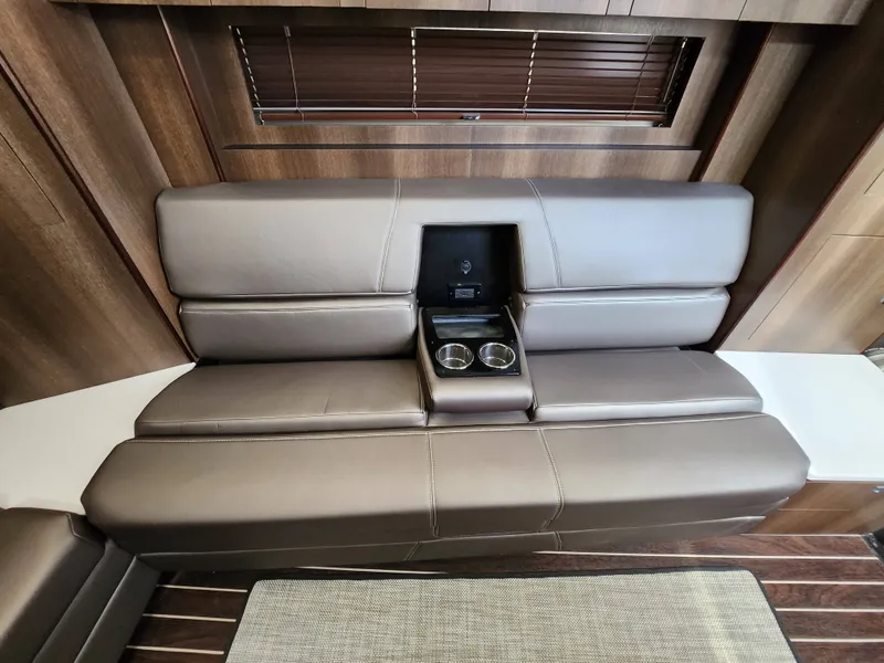 Slide: The Image of Monterey 335 Sport Yacht 2019 - 41