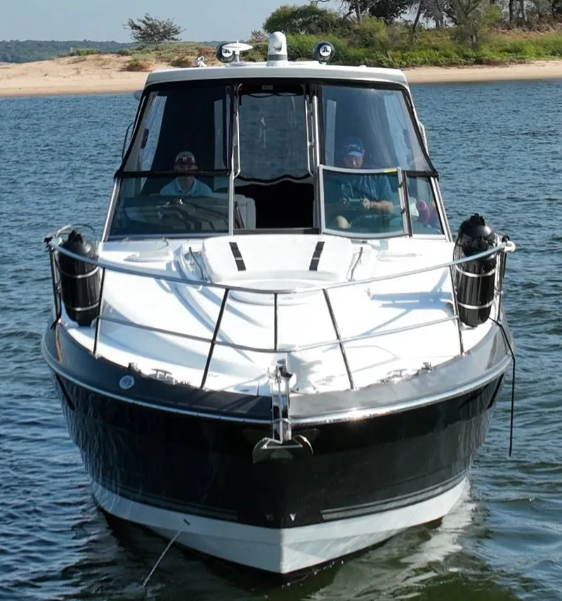 Slide: The Image of Monterey 335 Sport Yacht 2019 - 6