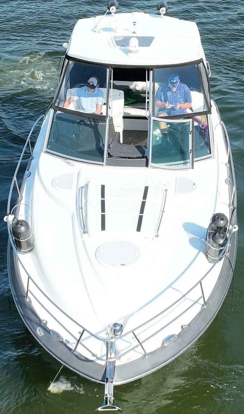 Slide: The Image of Monterey 335 Sport Yacht 2019 - 7