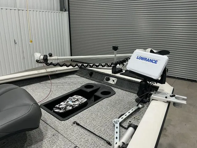 Slide: The Image of Tracker Pro Team 175 TXW 2024 - 13