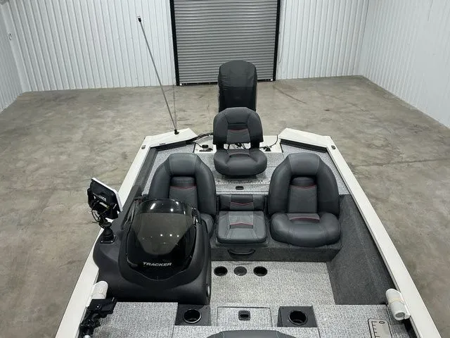 Slide: The Image of Tracker Pro Team 175 TXW 2024 - 15