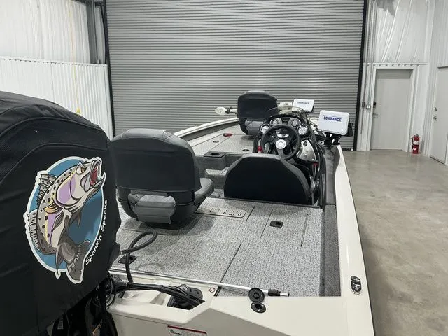 Slide: The Image of Tracker Pro Team 175 TXW 2024 - 17