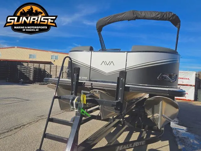 Slide: The Image of Avalon 23' LSZ VRB WINDSHIELD 2026 - 4