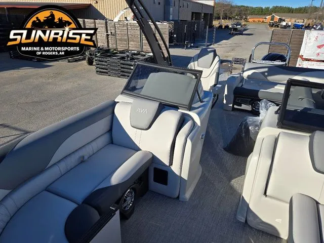 Slide: The Image of Avalon 23' LSZ VRB WINDSHIELD 2026 - 7