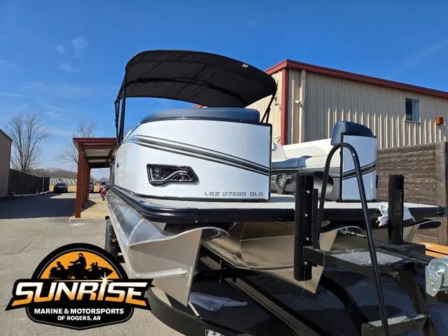 Slide: The Image of Avalon 27' LSZ QUAD LOUNGER SHIFT 2026 - 4