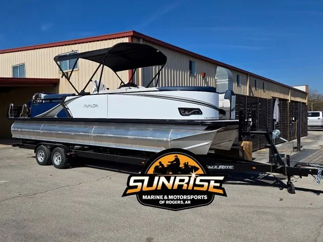 Slide: The Image of Avalon 27' LSZ QUAD LOUNGER SHIFT 2026 - 5