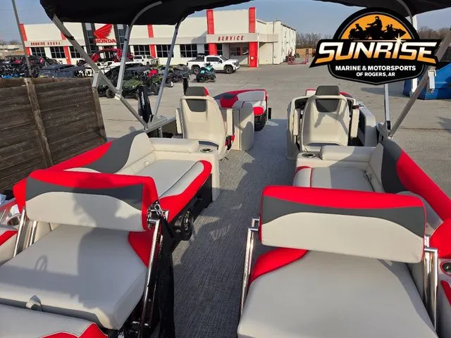 Slide: The Image of Avalon 25' LSZ QUAD LOUNGER SHIFT 2026 - 12