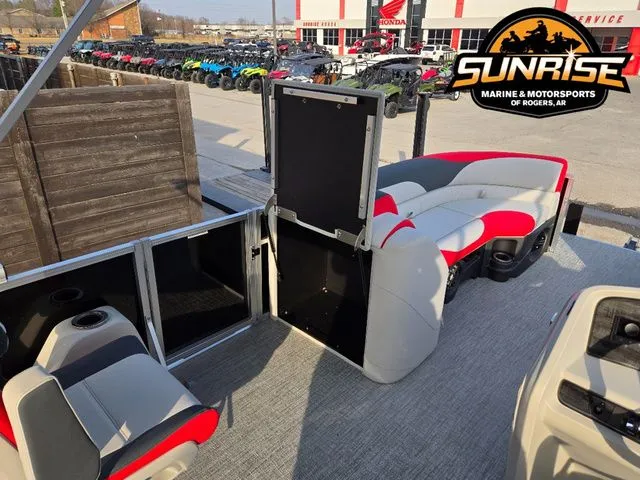 Slide: The Image of Avalon 25' LSZ QUAD LOUNGER SHIFT 2026 - 16