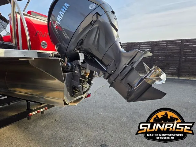 Slide: The Image of Avalon 25' LSZ QUAD LOUNGER SHIFT 2026 - 20