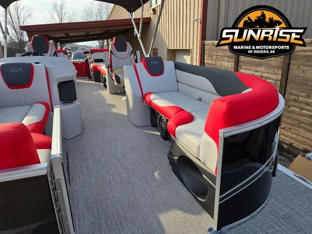 Slide: The Image of Avalon 25' LSZ QUAD LOUNGER SHIFT 2026 - 5