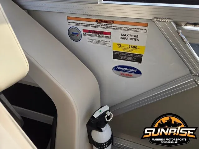 Slide: The Image of Avalon 23' LSZ VERSATILE REAR BENCH 2026 - 12