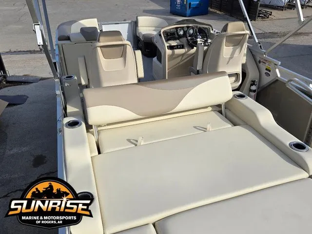 Slide: The Image of Avalon 23' LSZ VERSATILE REAR BENCH 2026 - 13