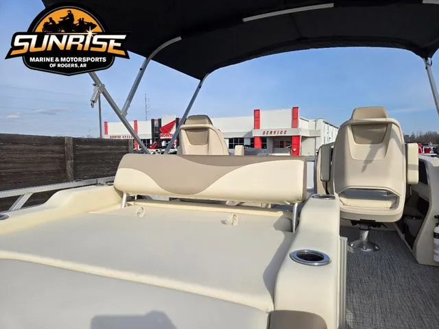 Slide: The Image of Avalon 23' LSZ VERSATILE REAR BENCH 2026 - 15
