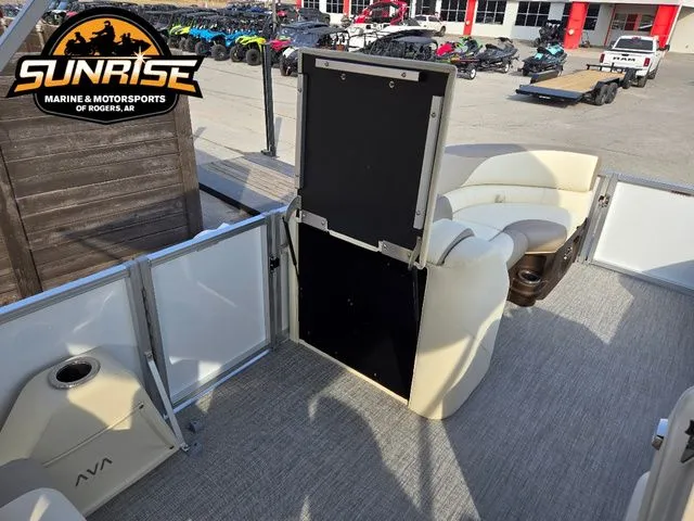 Slide: The Image of Avalon 23' LSZ VERSATILE REAR BENCH 2026 - 18