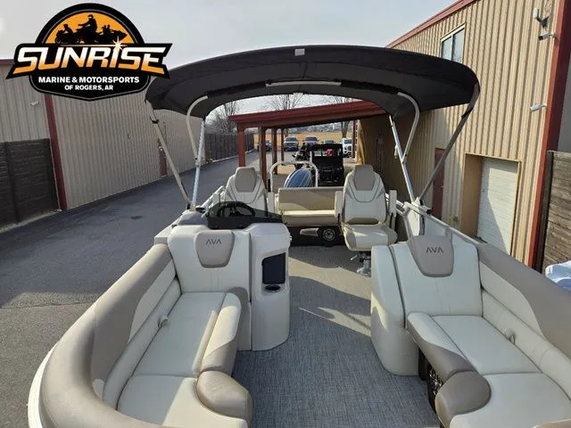 Slide: The Image of Avalon 23' LSZ VERSATILE REAR BENCH 2026 - 5