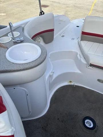 Slide: The Image of Four Winns 215 Sundowner 2003 - 13