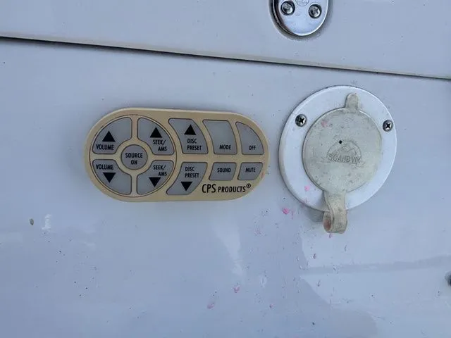 Slide: The Image of Four Winns 215 Sundowner 2003 - 20