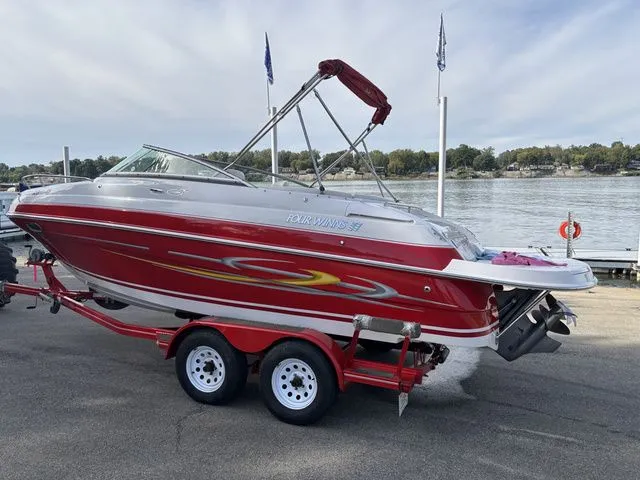 Slide: The Image of Four Winns 215 Sundowner 2003 - 5